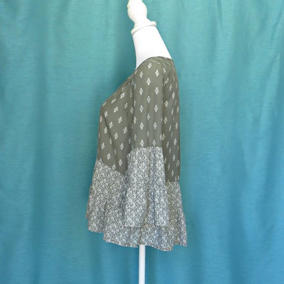 Green Blouse by Mudd - Picture 5 of 9